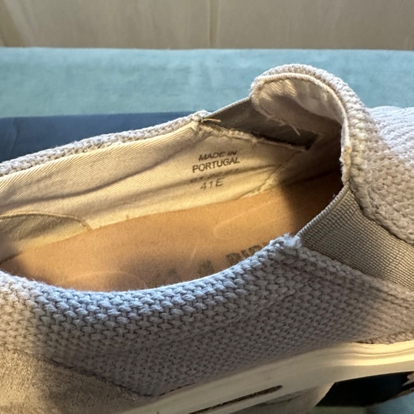 BIRKENSTOCK size 8 men , 10 women 41 26.5cm like new, price 60$ New price 180$ - Picture 3 of 9